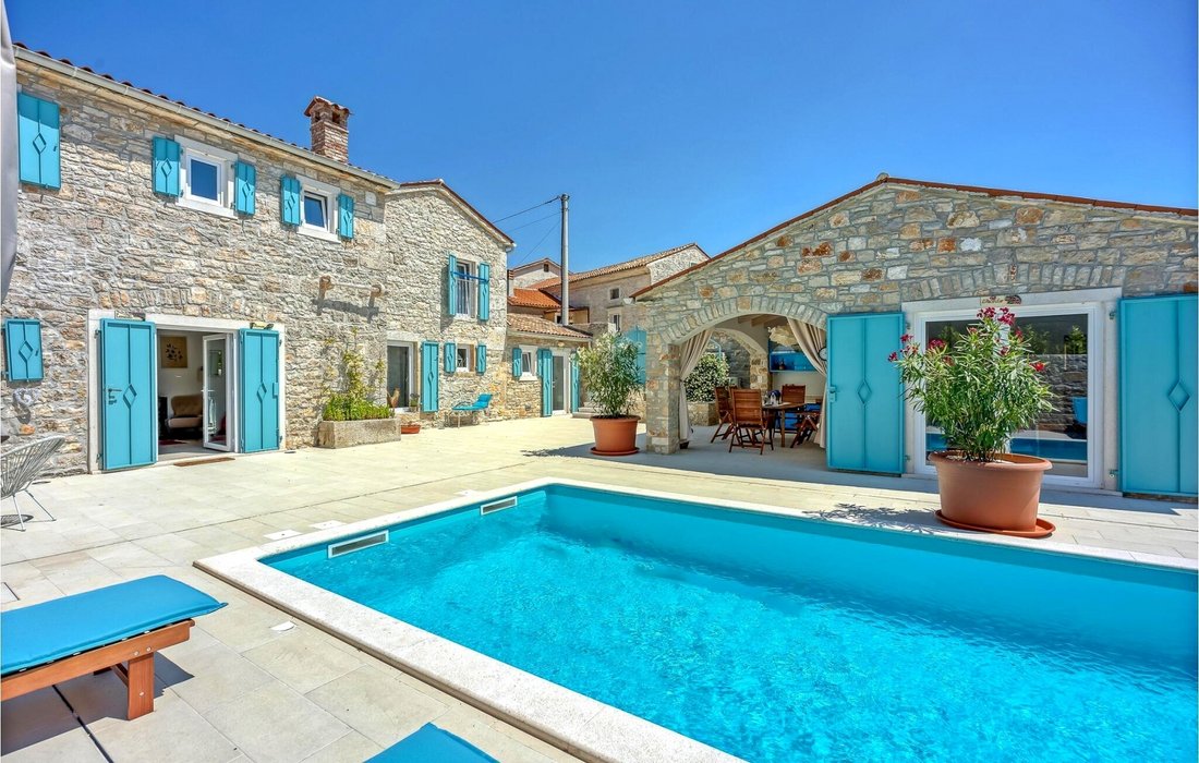 Villa in Sveti Lovrec Pazenaticki, Istria County, Croatia 3 - 16418071