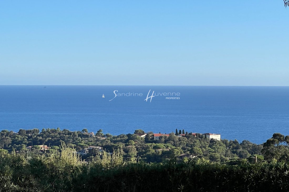 Villa in La Croix-Valmer, Provence-Alpes-Côte d'Azur, France 2 - 16459367