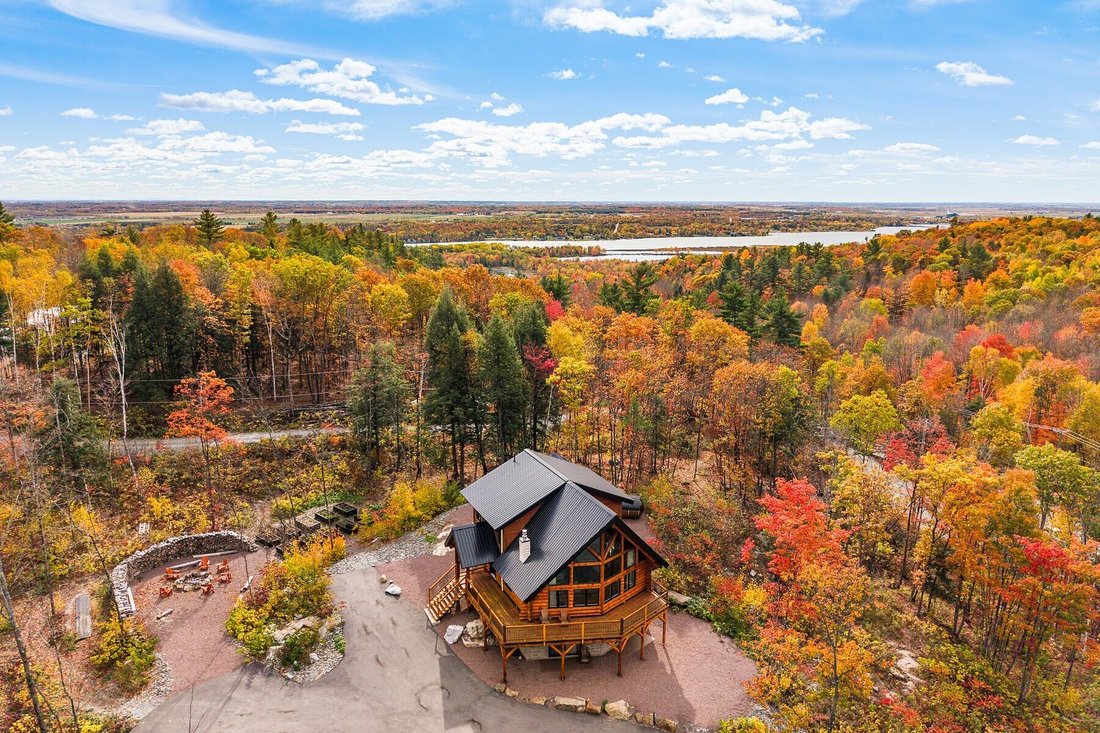 House in Calumet, Grenville-sur-la-Rouge, Quebec, Canada 2 - 16417158