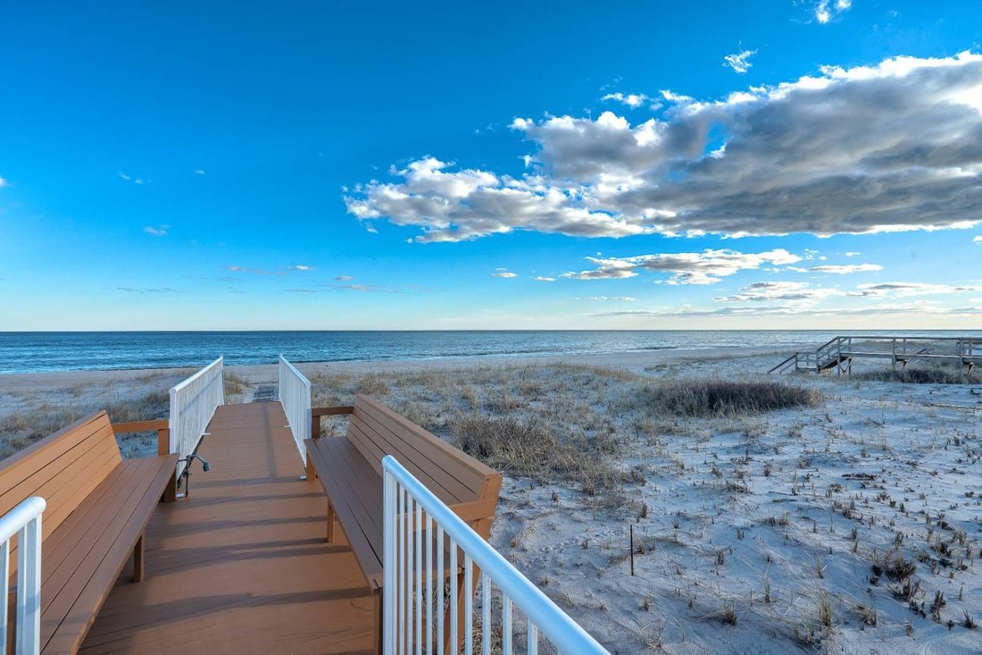 Westhampton Beach, New York, United States 1 - 16457179