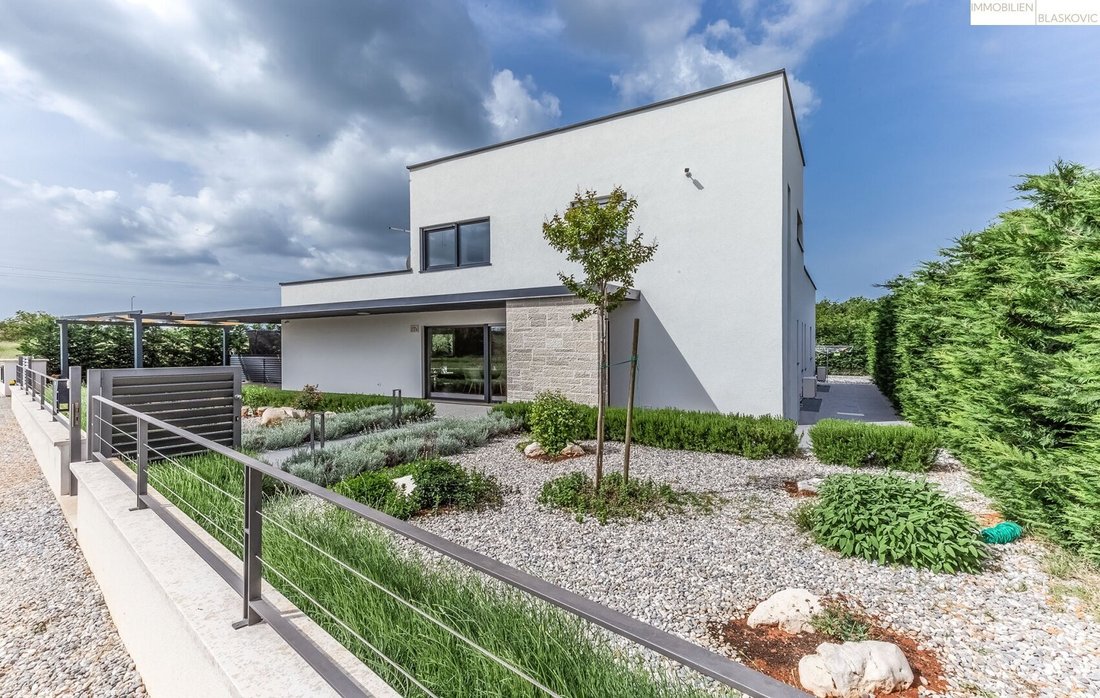 Villa in Višnjan, Istria County, Croatia 3 - 16425329