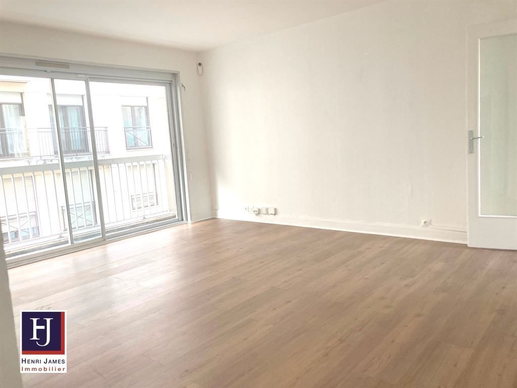 Apartment in Saint Gervais, Paris 4e Arrondissement, Paris 1 - 16211599