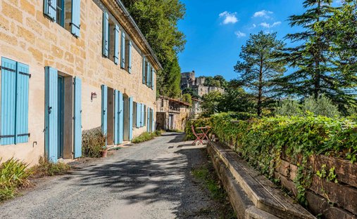 Castle for Sale in Langoiran, Nouvelle-Aquitaine, France