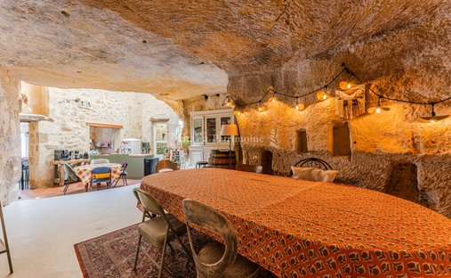 Castle for Sale in Langoiran, Nouvelle-Aquitaine, France