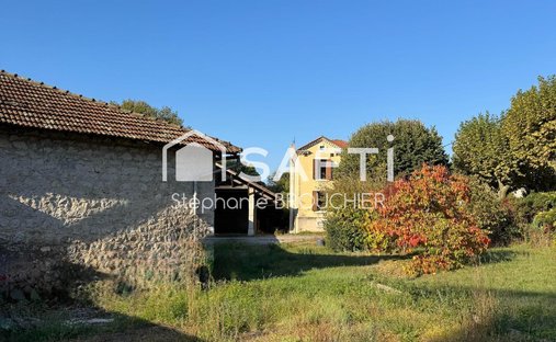 Casa a Ruoms, Auvergne-Rodano-Alpi, Francia 1