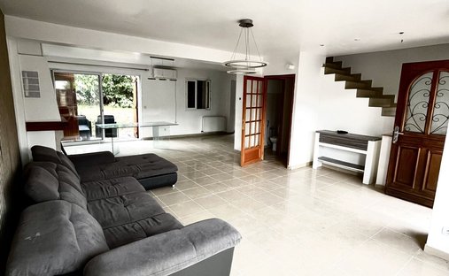 House in Coteaux-Felifeu, Argenteuil, France 1