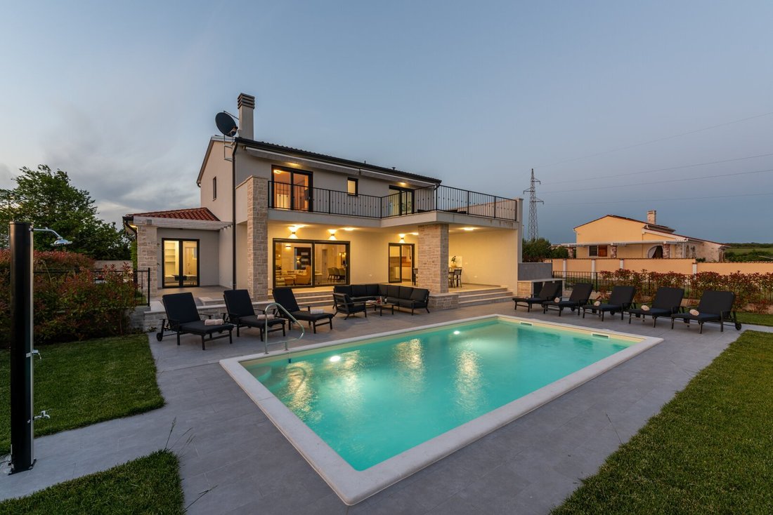 Villa in Brtonigla, Istria County, Croatia 1 - 16430895
