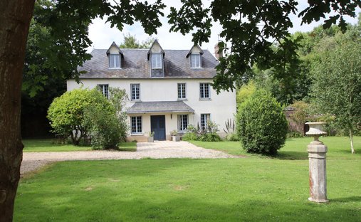 Castle for Sale in Veules-les-Roses, Normandy, France