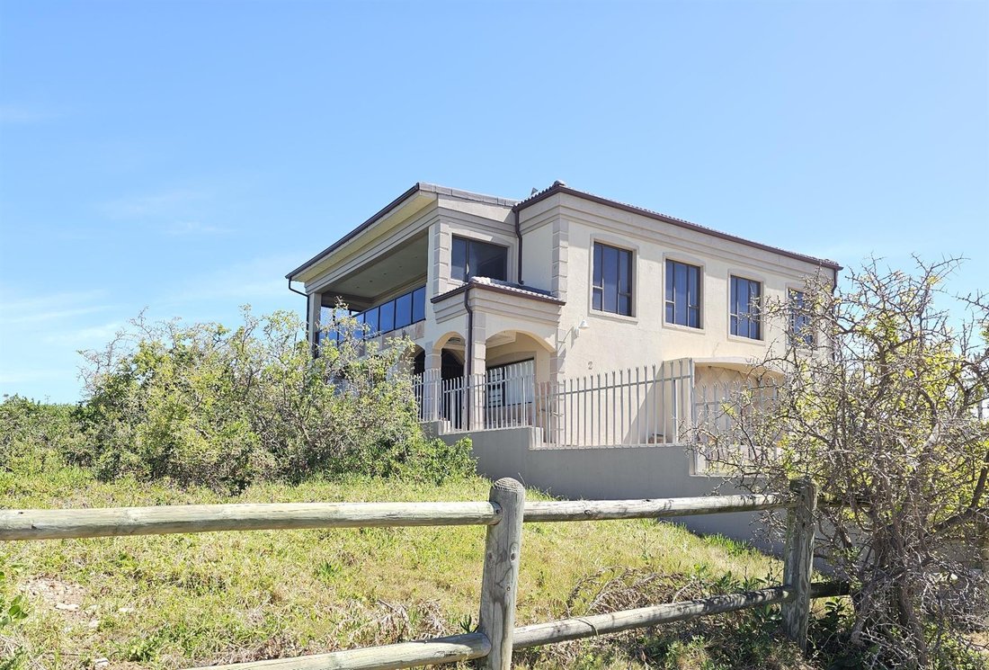 House in Ferreira Town, Eastern Cape, South Africa 3 - 16411582