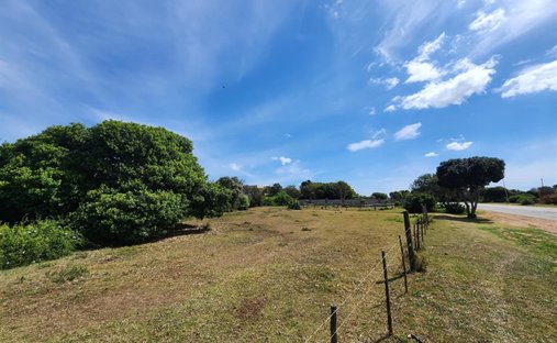Land in Jeffreys Bay, Eastern Cape, South Africa 1