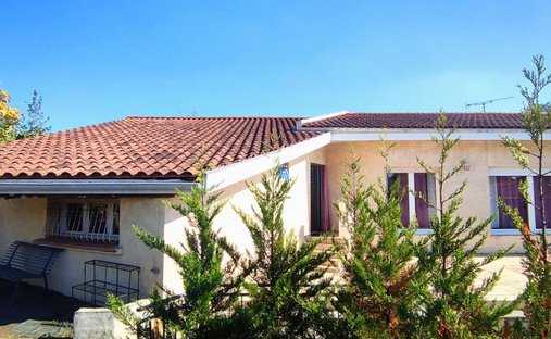 House in Libourne, Nouvelle-Aquitaine, France 1