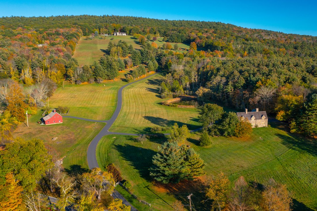 House in Alford, Massachusetts, United States 2 - 16420567