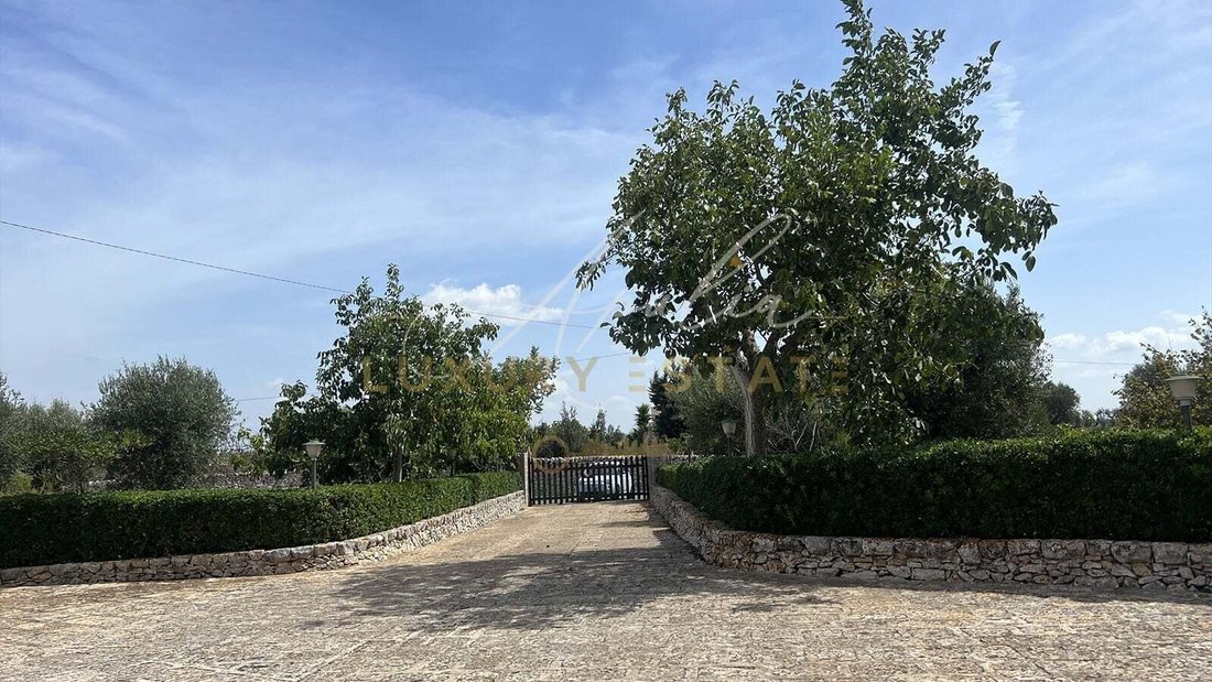 Country House in Ceglie Messapica, Apulia, Italy 3 - 16434056