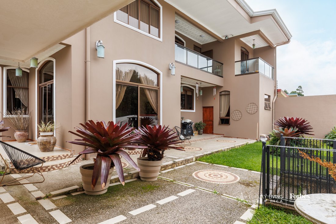 House in San Isidro, Heredia Province, Costa Rica 3 - 16416666
