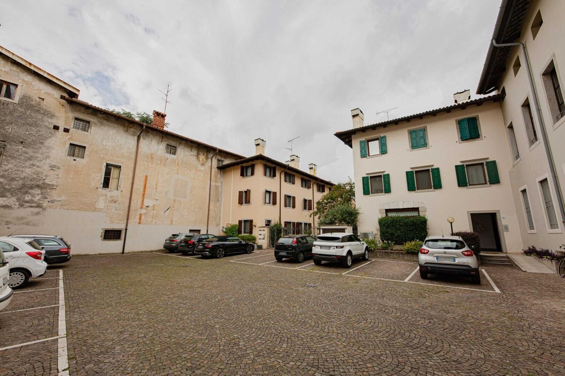 House in Center, Udine, Friuli – Venezia Giulia 2 - 16437036