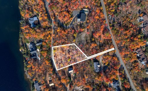 Land in Mont-Tremblant, Québec, Kanada 1