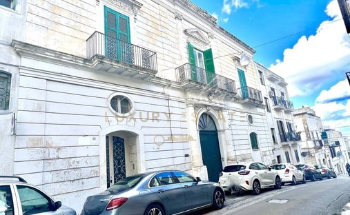 House in Ludovico Street - Corso Umberto I - Vittorio Emanuele Street, Ostuni, Apulia 1
