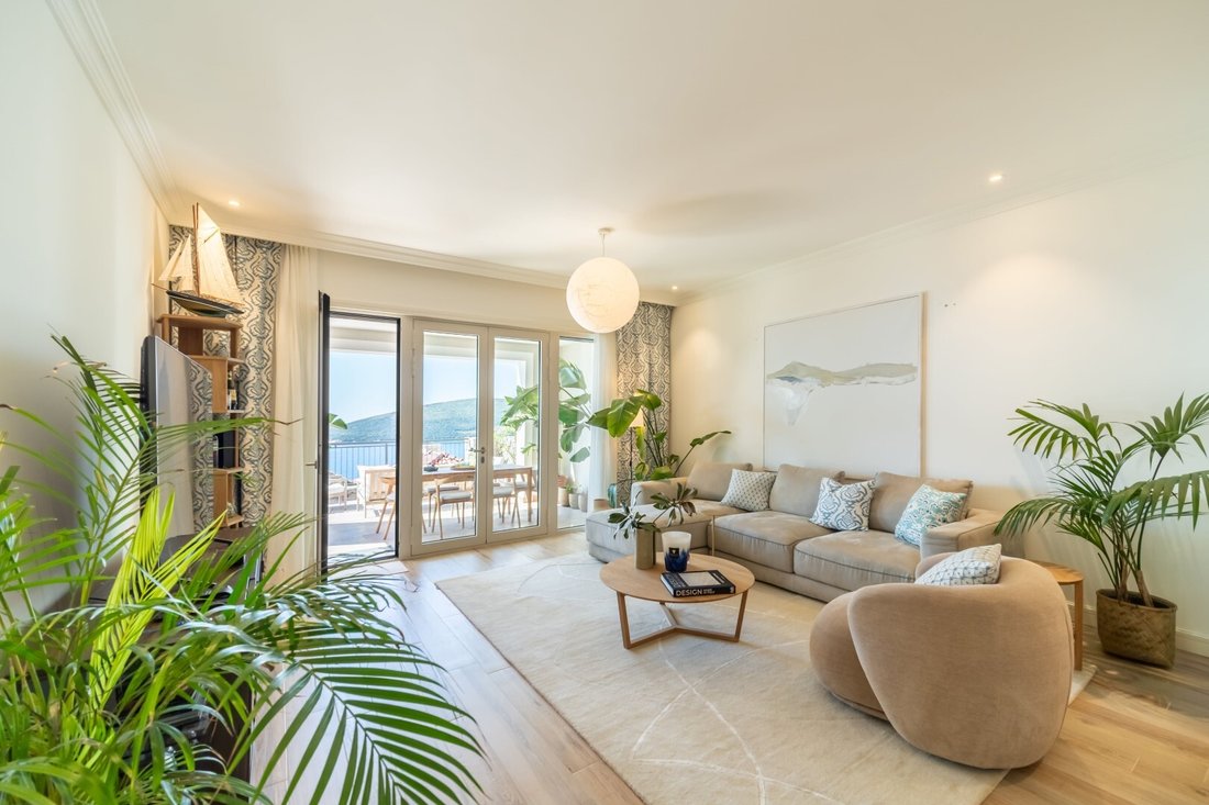 Apartment in Milovići, Tivat Municipality, Montenegro 2 - 16434220