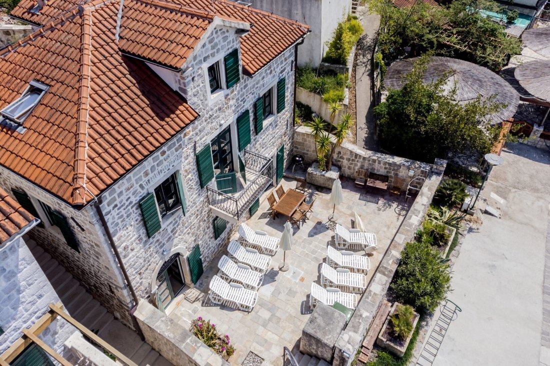 Villa in Rose, Herceg Novi Municipality, Montenegro 5 - 16446711