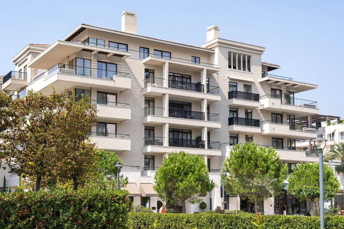 Apartment in Tivat, Tivat Municipality, Montenegro 1 - 16430528
