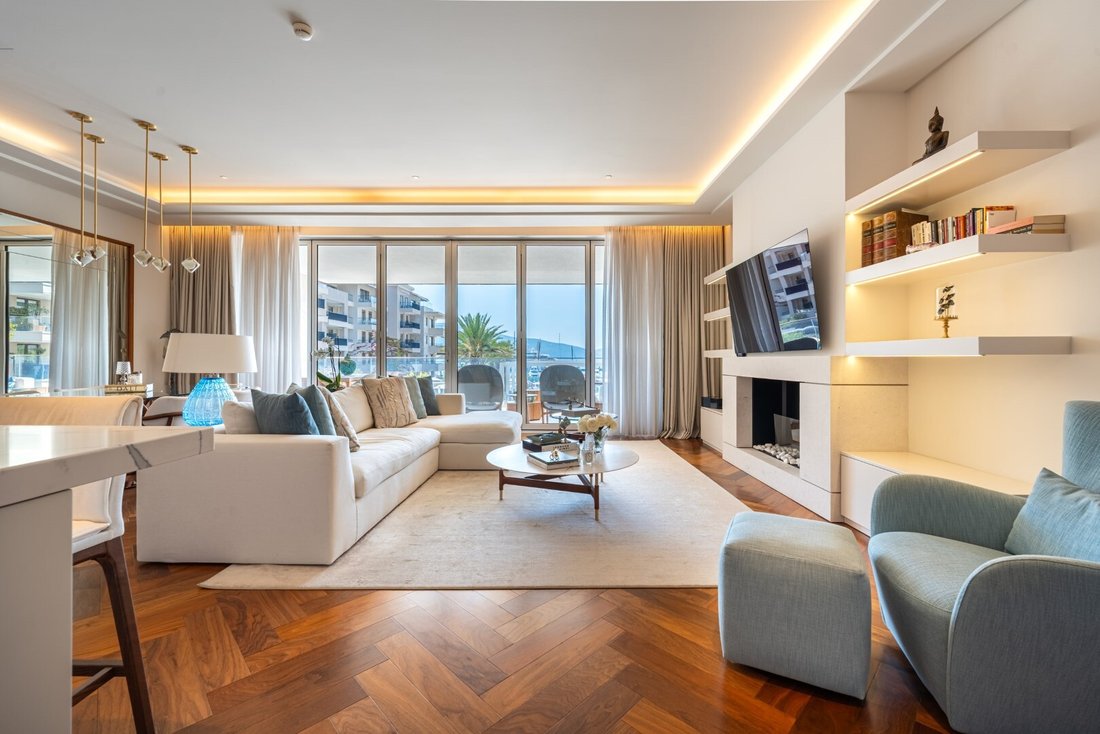 Apartment in Tivat, Tivat Municipality, Montenegro 2 - 16420727