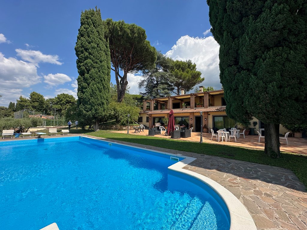 Villa in Monte Porzio Catone, Lazio, Italy 1 - 16415024