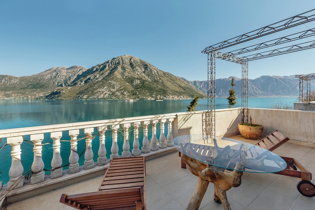 Apartment in Kostanjica, Kotor, Herceg Novi Municipality, Montenegro 1 - 16454378
