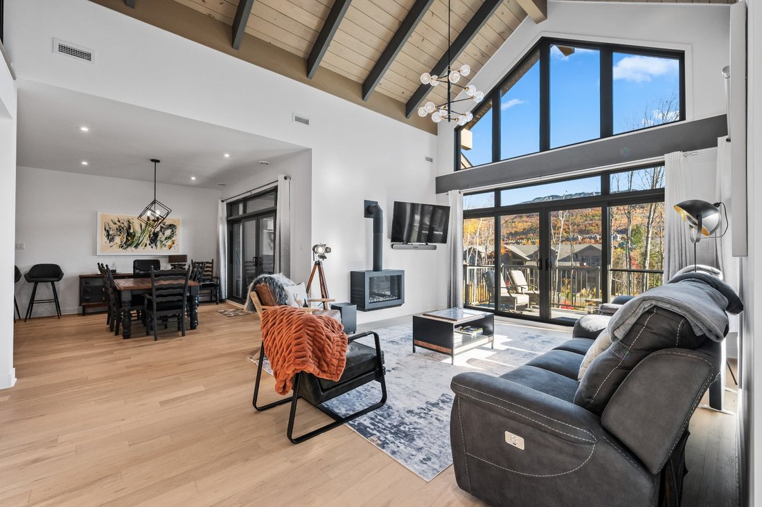 Condo in Mont-Tremblant, Quebec, Canada 1 - 16457169