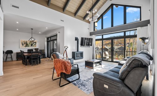 Condominio a Mont-Tremblant, Québec, Canada 1