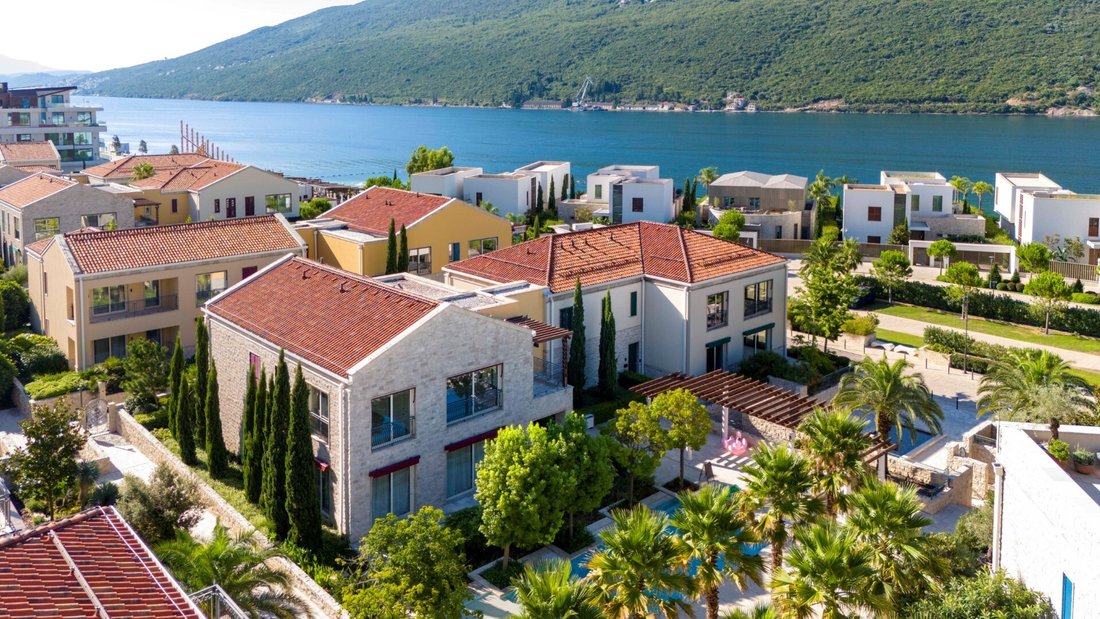 Apartment in Kumbor, Herceg Novi Municipality, Montenegro 1 - 16441583