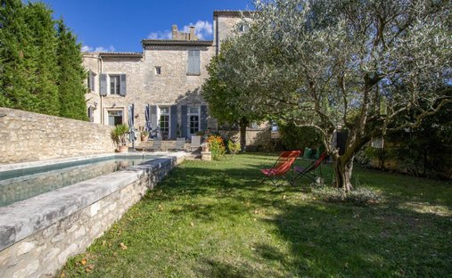 Estate in Centre, Saint-Paul-Trois-Châteaux, France 1