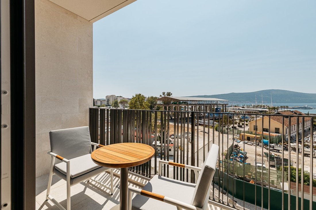 Apartment in Tivat, Tivat Municipality, Montenegro 1 - 16420770