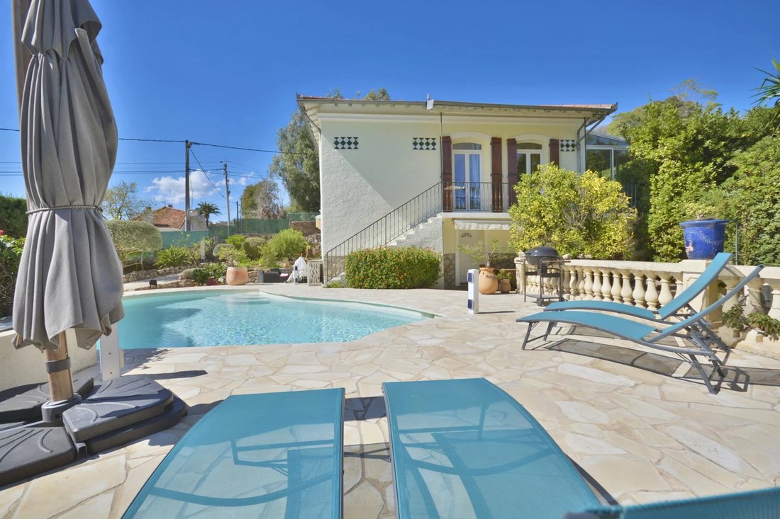 Villa in Cannes, Provence-Alpes-Côte d'Azur, France 2 - 16457037