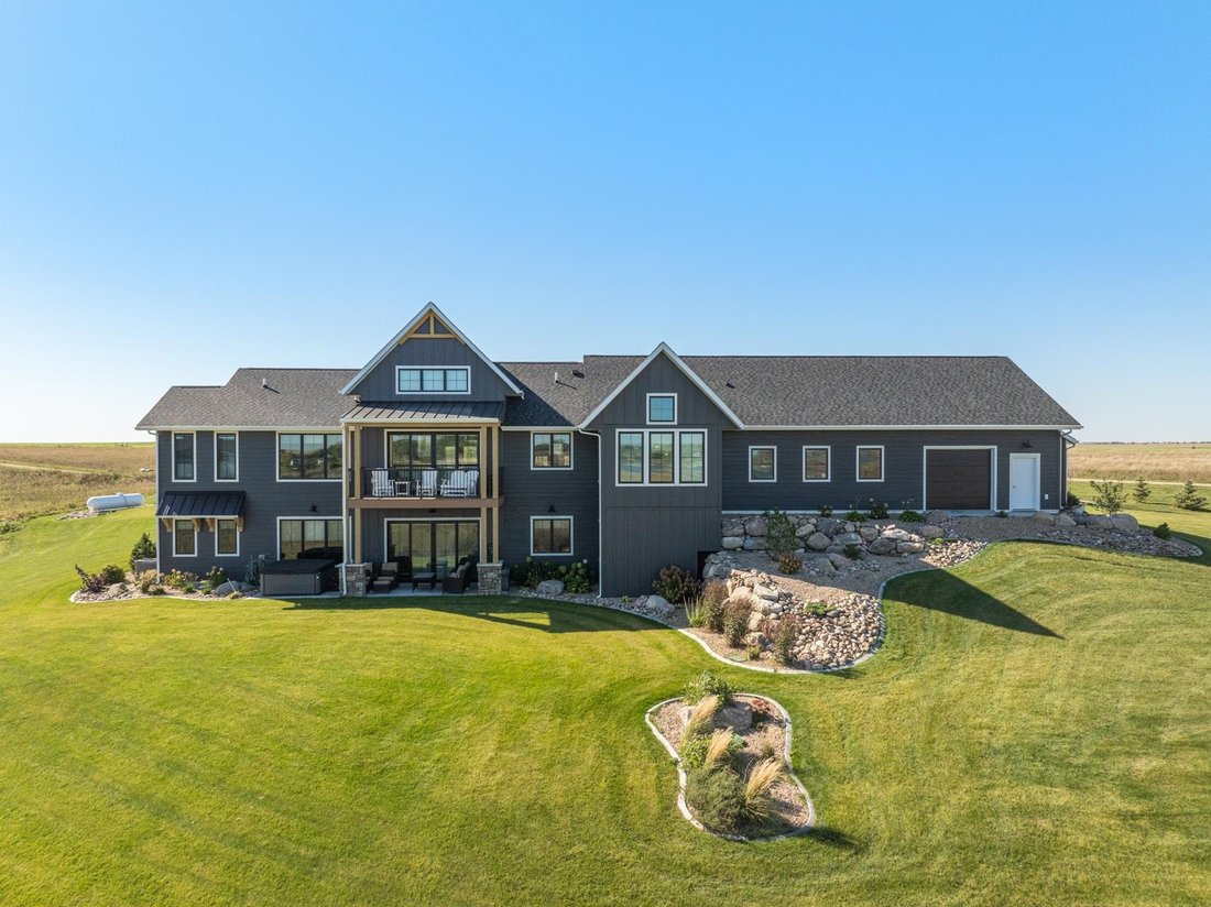 House in Garrison, North Dakota, United States 5 - 16418809