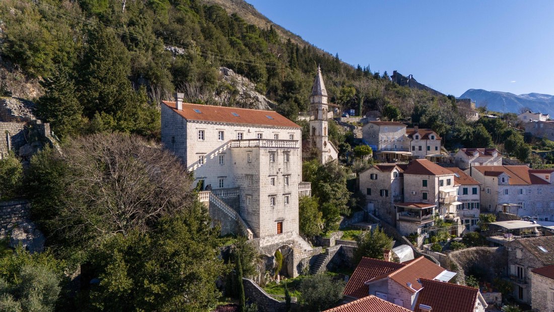 Castillo en Perast, Municipio de Kotor, Montenegro 3 - 16451846