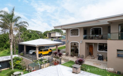 House in San Isidro, Heredia Province, Costa Rica 1