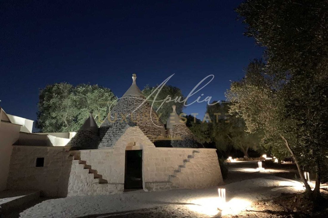 Villa in Ceglie Messapica, Apulia, Italy 2 - 16434378