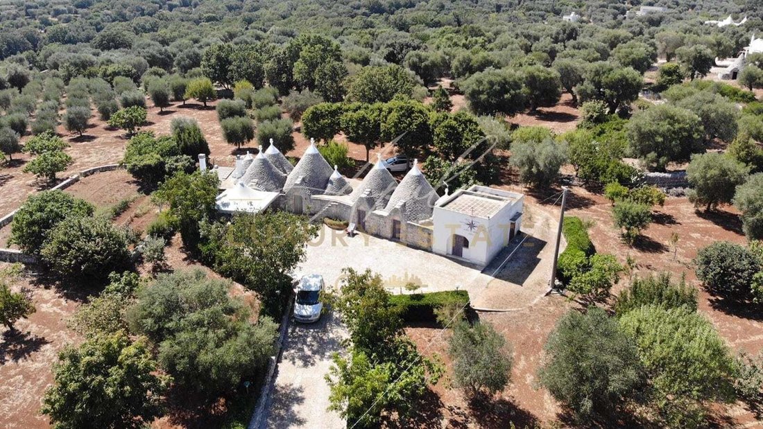 Country House in Ceglie Messapica, Apulia, Italy 1 - 16434056