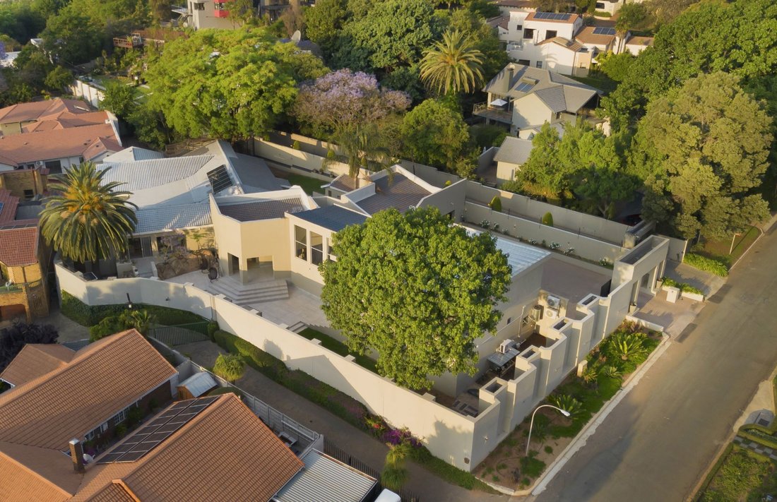 House in Bedfordview, Gauteng, South Africa 2 - 16417131