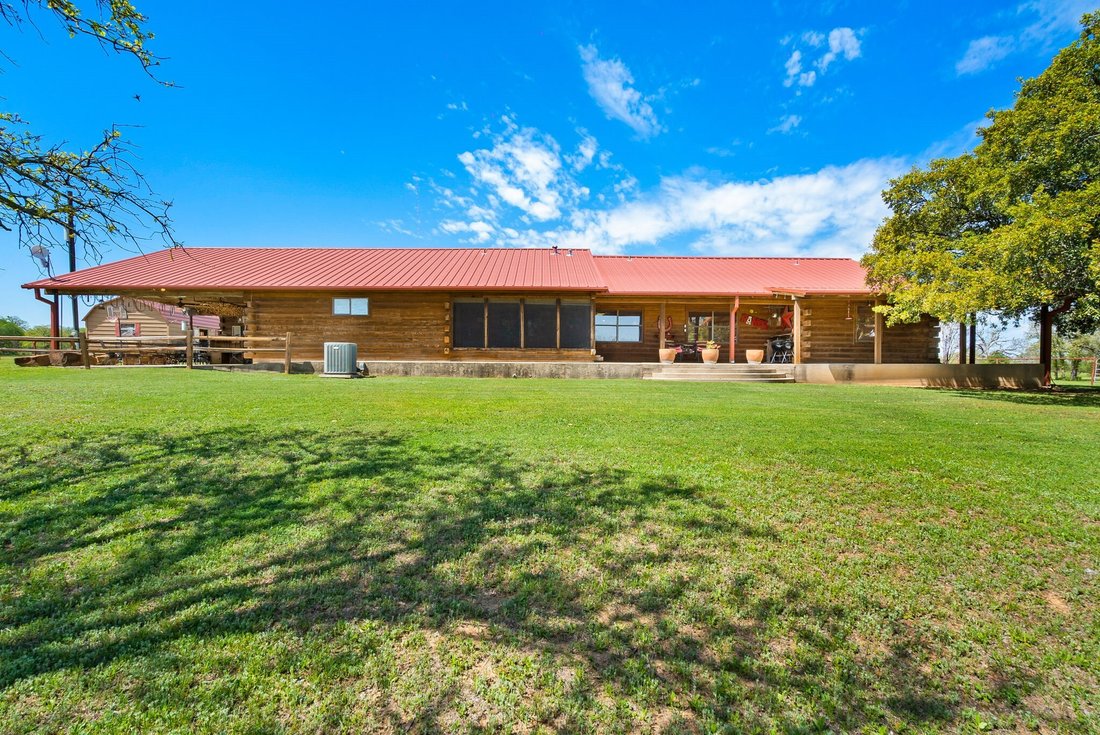 Farm Ranch in Stephenville, Texas, United States 2 - 16454721