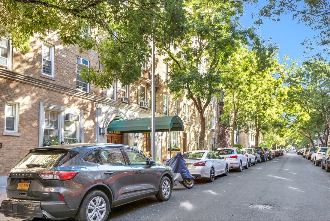 Co Op in New York, New York, United States 4 - 12618222