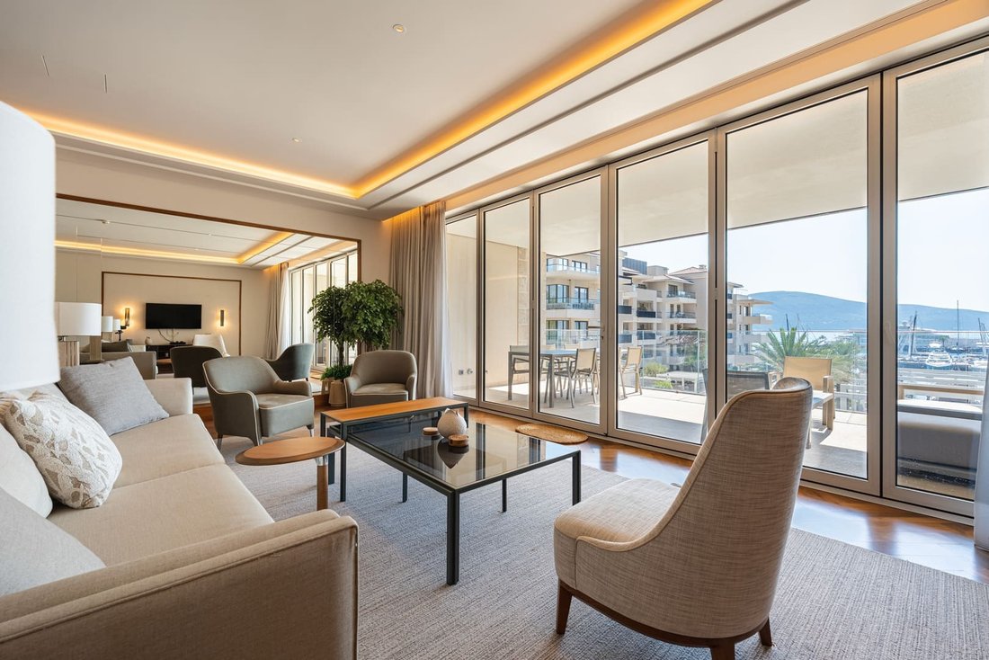 Apartment in Tivat, Tivat Municipality, Montenegro 3 - 16422608