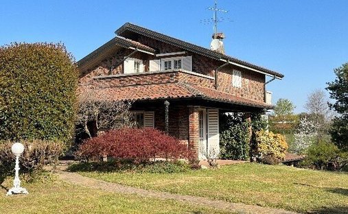 Villa in Ferno, Lombardy, Italy 1