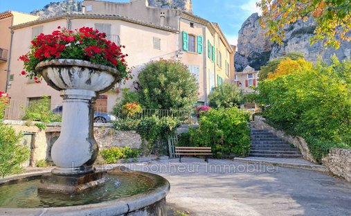 Villa in Moustiers-Sainte-Marie, Provence-Alpes-Côte d'Azur, France 1