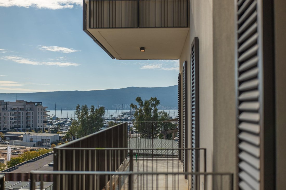 Apartment in Tivat, Tivat Municipality, Montenegro 2 - 16426748