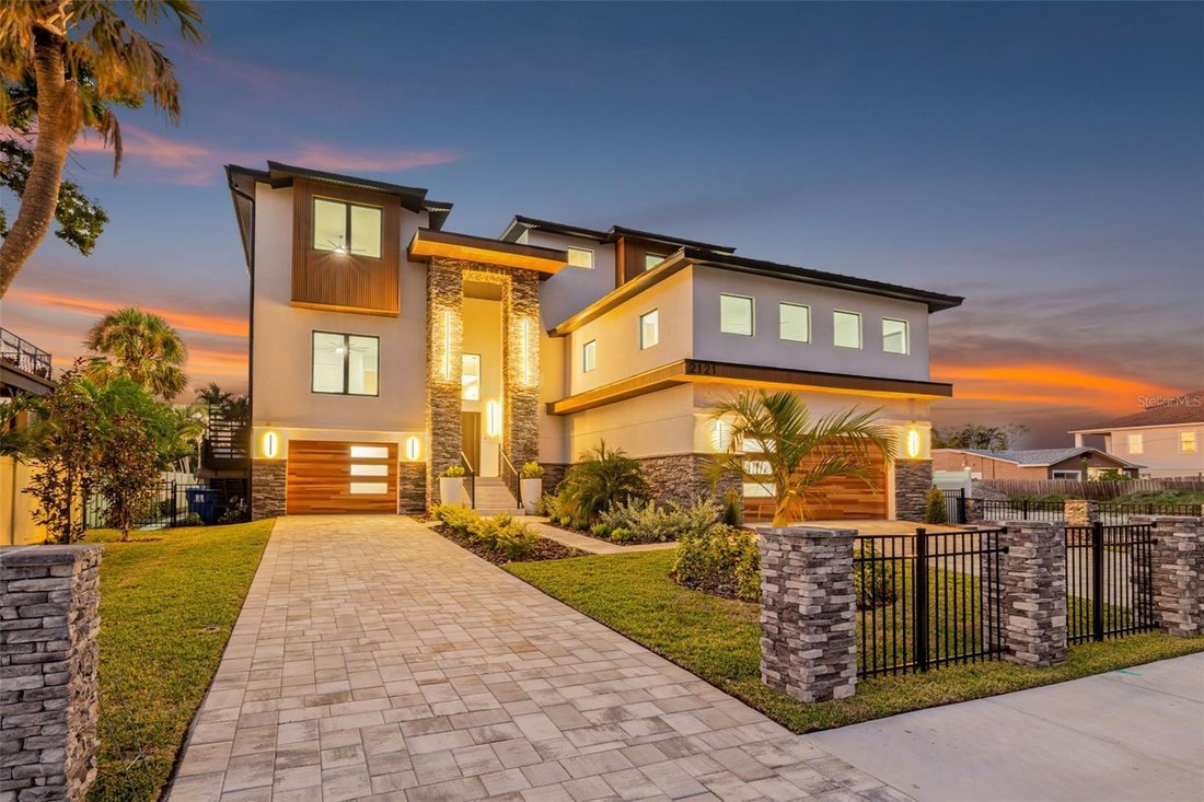 House in St. Petersburg, Florida, United States 3 - 14640071