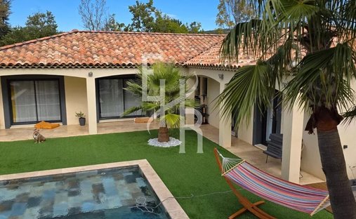 Castle for Sale in Plan-d'Aups-Sainte-Baume, Provence-Alpes-Côte d'Azur, France