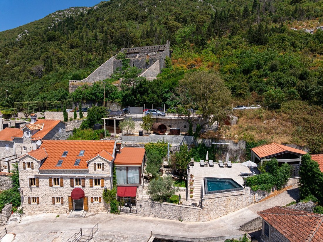 Villa in Perast, Kotor Municipality, Montenegro 3 - 16448779