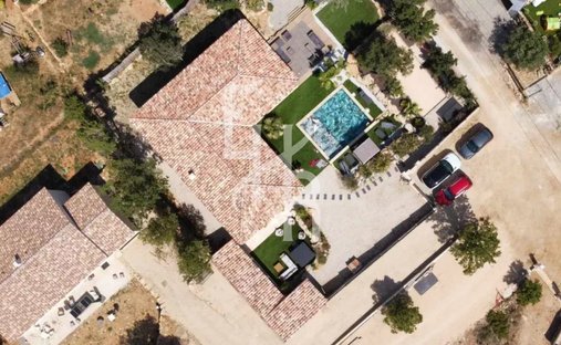 Castle for Sale in Plan-d'Aups-Sainte-Baume, Provence-Alpes-Côte d'Azur, France