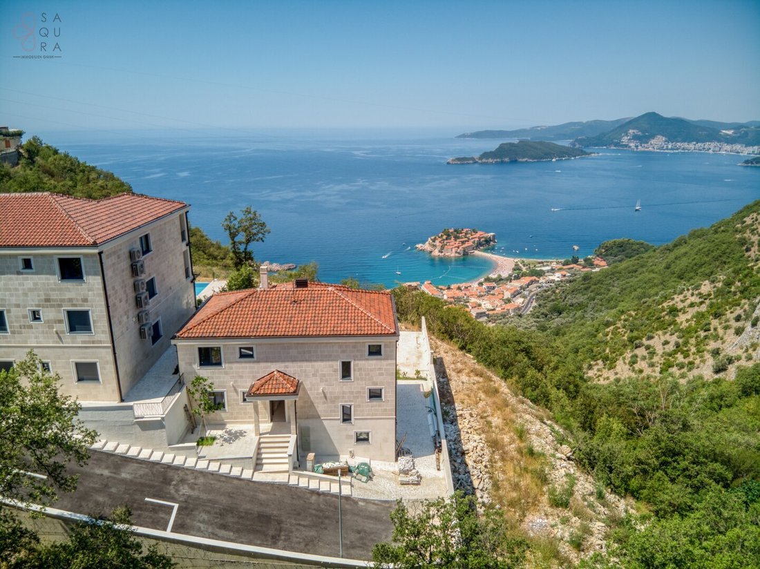 Villa in Sveti Stefan, Budva Municipality, Montenegro 1 - 16438570
